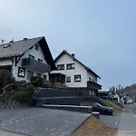 1927apartments Mit Blick Auf Nuerburgring Nordschleife Und Fusslaeufig Zum Gp-fahrerlage شقة فندقية نوربرغ
