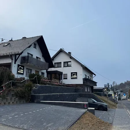 1927apartments Mit Blick Auf Nuerburgring Nordschleife Und Fusslaeufig Zum Gp-fahrerlage アパートホテル ニュルブルク