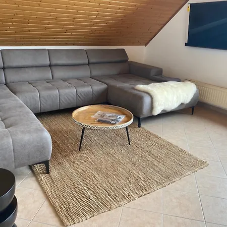 1927apartments Mit Blick Auf Nuerburgring Nordschleife Und Fusslaeufig Zum Gp-fahrerlage Apartmanhotel Nürburg