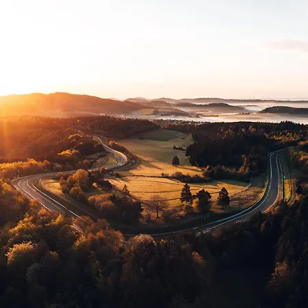 1927apartments Mit Blick Auf Nuerburgring Nordschleife Und Fusslaeufig Zum Gp-fahrerlage 3*