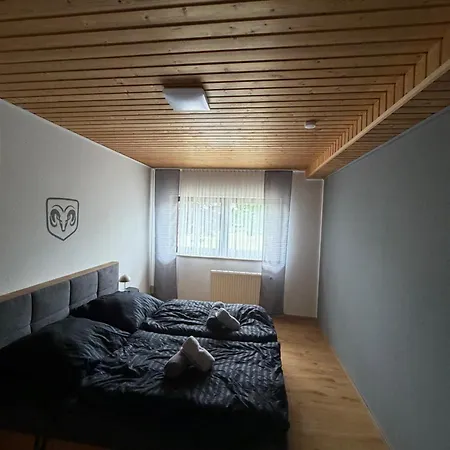 1927apartments Mit Blick Auf Nuerburgring Nordschleife Und Fusslaeufig Zum Gp-fahrerlage アパートホテル