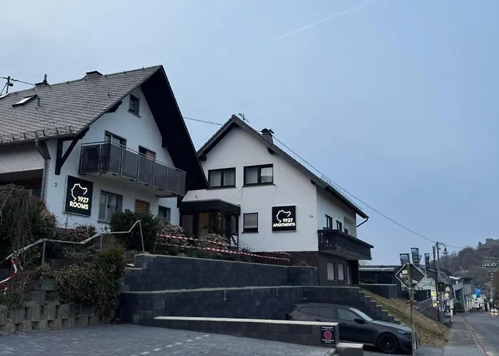 1927apartments Mit Blick Auf Nuerburgring Nordschleife Und Fusslaeufig Zum Gp-fahrerlage Aparthotel Nürburg