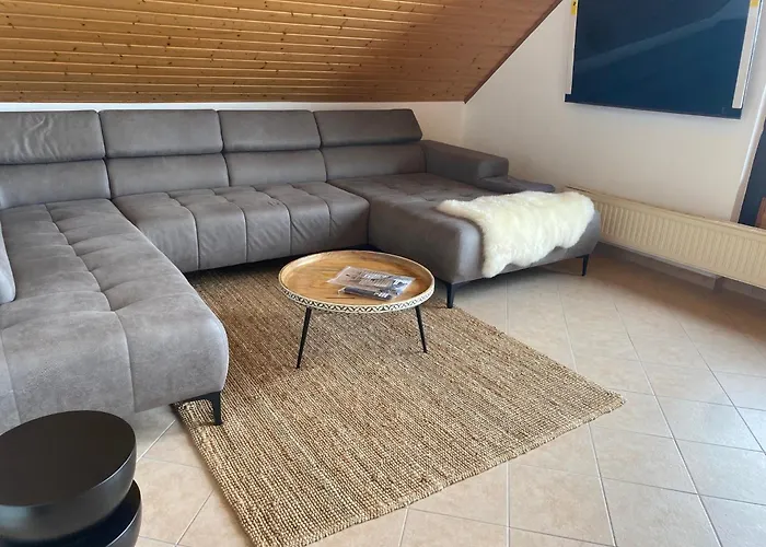 1927apartments Mit Blick Auf Nuerburgring Nordschleife Und Fusslaeufig Zum Gp-fahrerlage Aparthotel Nürburg