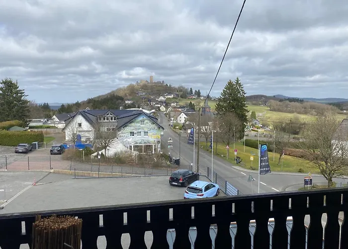 Aparthotel 1927apartments Mit Blick Auf Nuerburgring Nordschleife Und Fusslaeufig Zum Gp-fahrerlage Nürburg